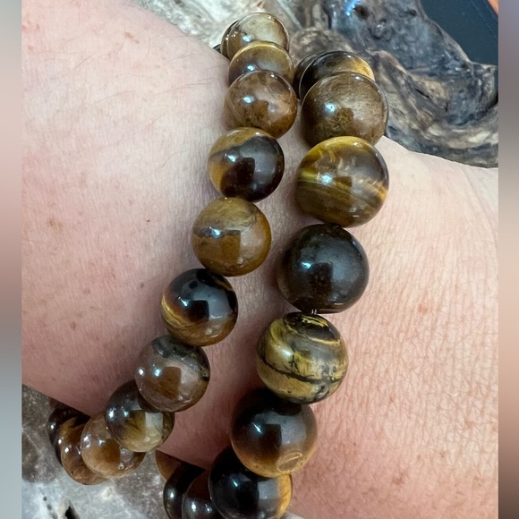 Tiger’s Eyes New Natural Stone Bracelet  Beaded Unisex Stretchy (8mm) 7.5”-19cms - Picture 2 of 3